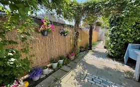 Zomerhuis B&B Noordwijk aan Zee 150m van strand Your Own Private Bubble